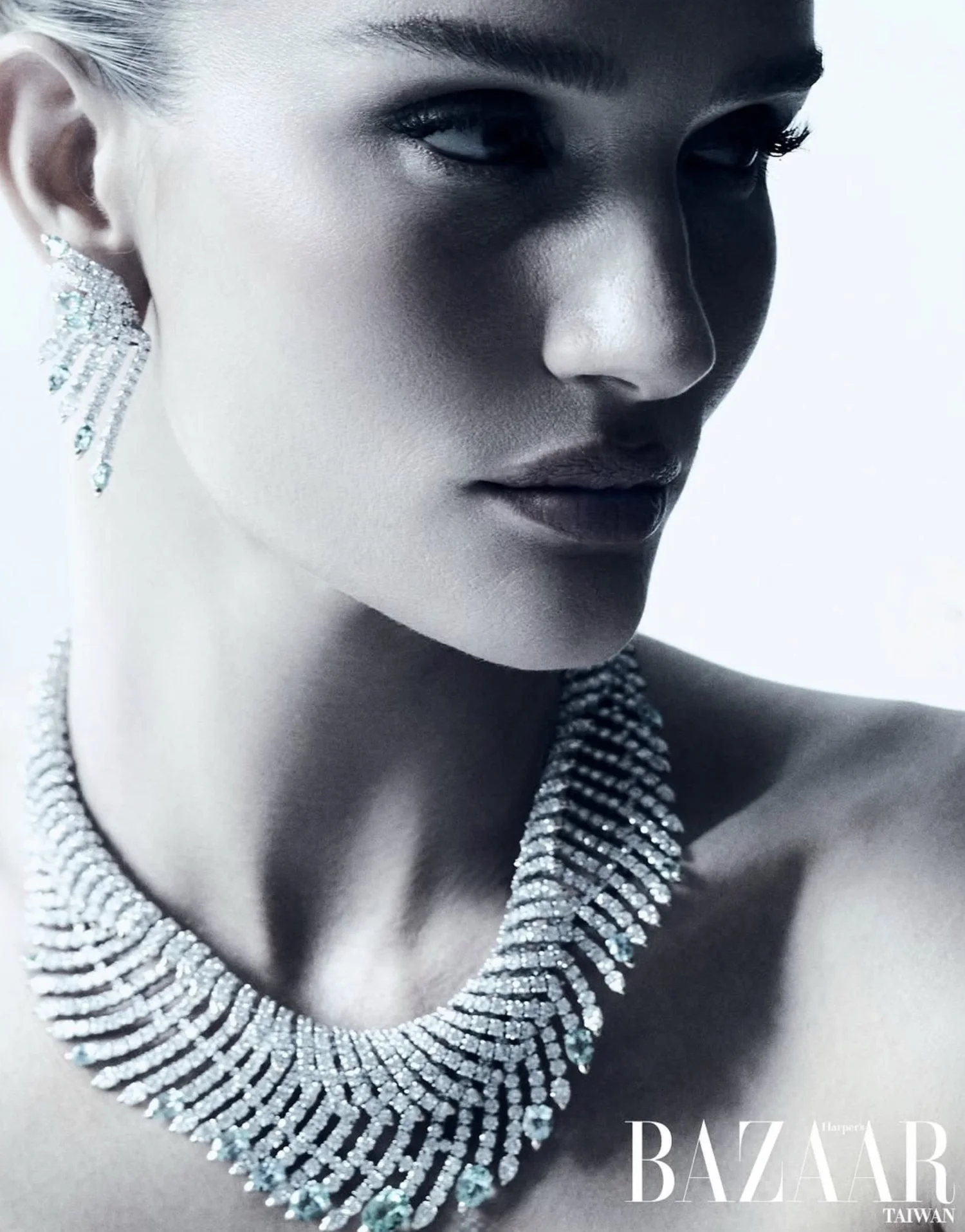 Tiffany Ambassador Rosie Huntington-Whiteley for Bazaar Taiwan